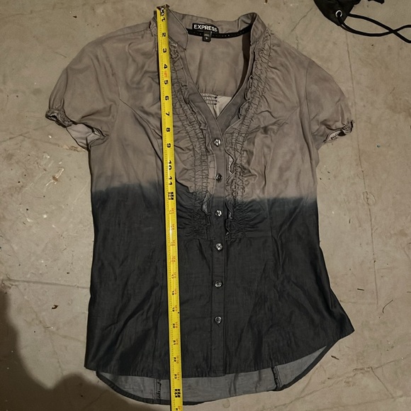 NWOT EXPRESS BUTTON UP CHAMBRAY RUFFLE TOP - SIZE SMALL - Picture 9 of 11